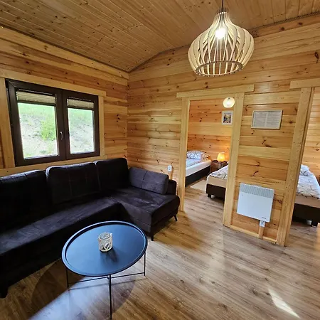 Przy Leśniczówce Wiele