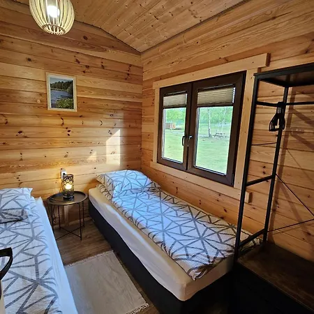 Przy Leśniczówce Dom wakacyjny *