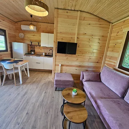 Przy Lesniczowce Nyaraló